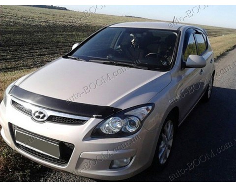 Дефлектор капота на Hyundai i30 07-12 (Sim)