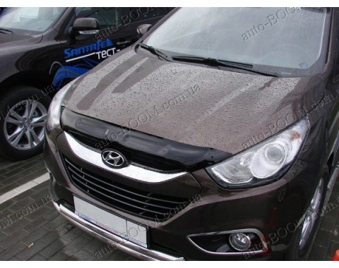Дефлектор капота на Hyundai ix35 10- (Sim)