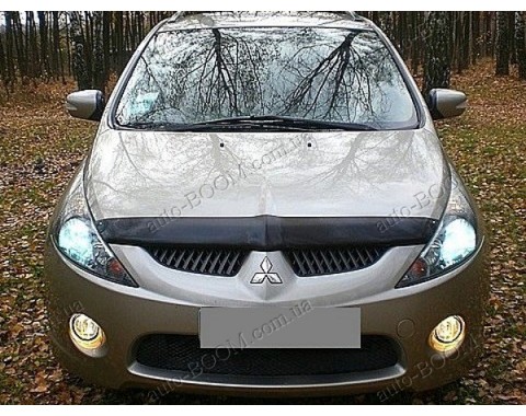 Дефлектор капота на Mitsubishi Grandis 03-11 (Sim)