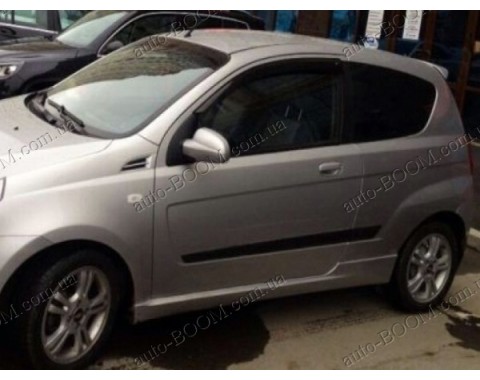 Дефлекторы окон на Chevrolet Aveo 08-11 хэтчбек 3двери (Cobra Tuning)