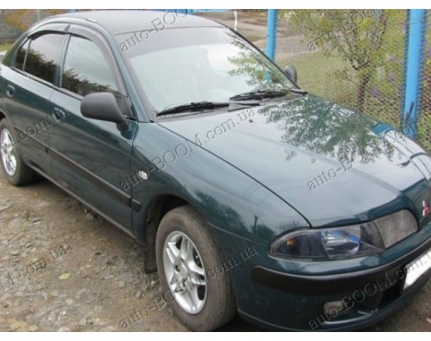 Дефлекторы окон на Mitsubishi Carisma 95-04 хэтчбек (Cobra Tuning)