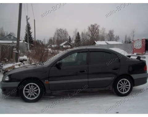 Дефлекторы окон на Toyota Avensis 97-03 (Cobra Tuning)