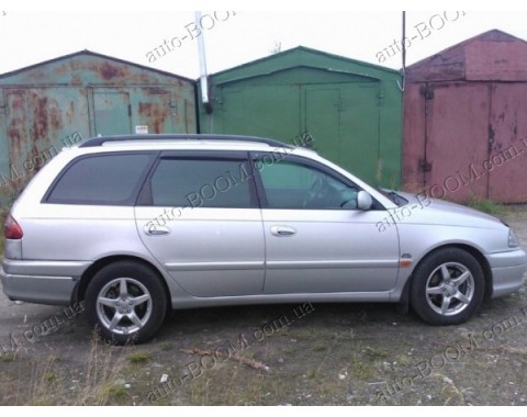 Дефлекторы окон на Toyota Avensis 97-03 универсал (Cobra Tuning)