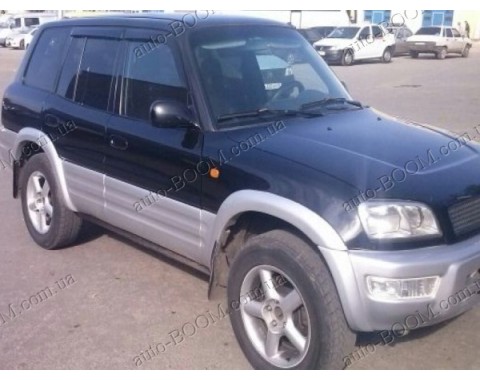 Дефлекторы окон на Toyota RAV4 94-00 5дверей (Cobra Tuning)