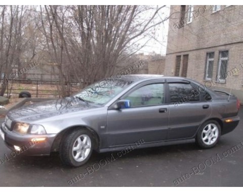 Дефлекторы окон на Volvo S40 95-04 (Cobra Tuning)